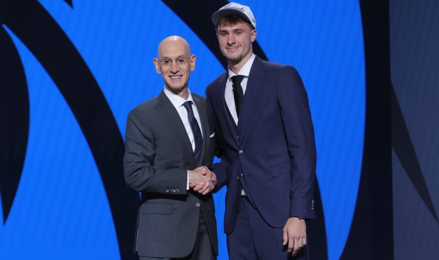 皮尔斯：状元签肯定都是内定的 萧华直接让老板们花几十亿竞拍