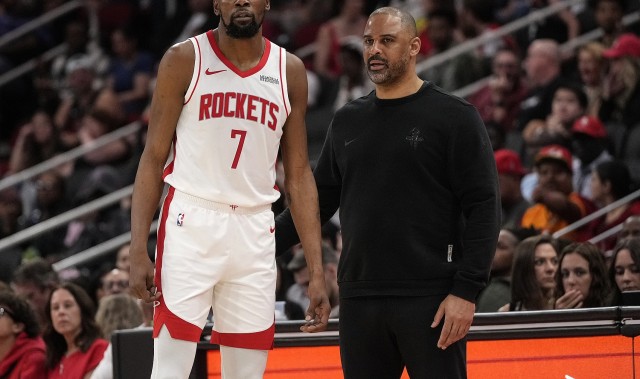 188金宝博体育app下载-乌度卡：年轻球员们都取得了进步 我们不必再只依赖杜兰特